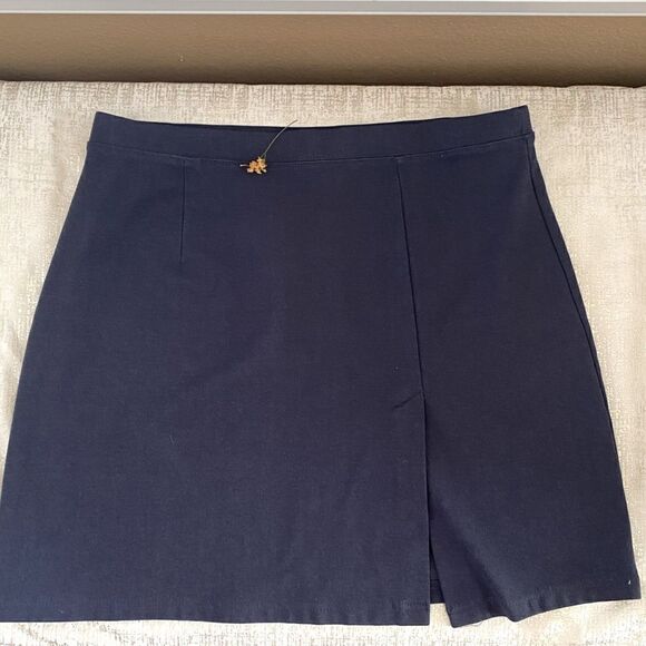 👗EXPRESS SKIRT IN A GREY/PURPLE COLOR. Sz M. Elastic Waist. Front side slit. - Picture 1 of 6